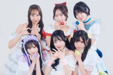 MBTIネタで共感を集める「今日もちょいブルー」からアイドルグループ「Blüme」誕生！