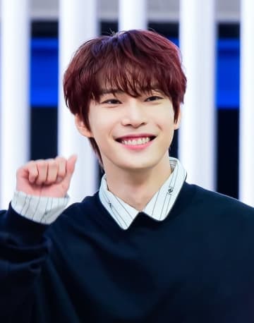 NCTのドヨンとジョンウ、本日（12月8日）そろって入隊　「元気に行ってきて、また会おう」