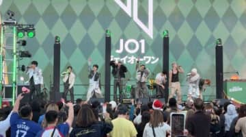 JO1、アメリカ最大の年末音楽フェス〈Jingle Ball〉LA公演に出演 大声援に包まれパフォーマンス