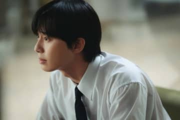 パク・ソジュン、胸を締め付ける“初恋ロマンス”で視聴者を魅了！…「明日はきっと」で魅力全開