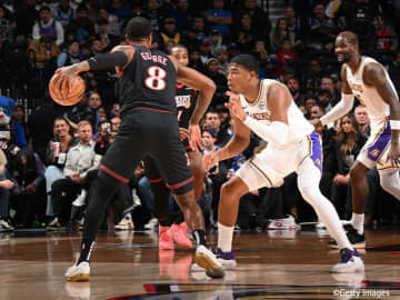 レイカーズがシクサーズに競り勝つ…復帰したドンチッチが“トリプルダブル”の活躍、八村塁は17得点