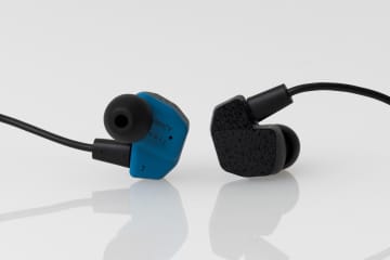 final、新たな評価法で音作りした9800円の有線イヤフォン「A2000」