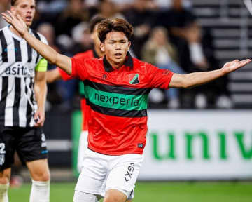 決勝弾の20歳日本人ストライカーを指揮官が称賛「素晴らしい才能の持ち主」。同僚の日本代表FWとの関係は？「互いに切磋琢磨している」