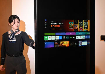 神奈川・伊勢原のドア専門メーカー　液晶モニター搭載のドアを開発　エープリルフール企画が原点