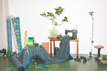 JUKIの職業用ミシンにミナ ペルホネンの世界を纏った限定モデル「SL-3700 mina perhonen」が登場　12月15日よりmina perhonen公式オンラインストアにて予約販売開始