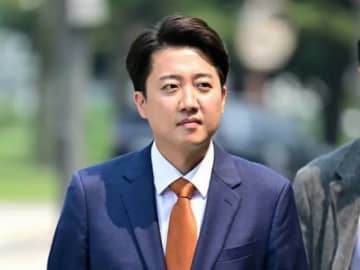 韓国野党代表、俳優チョ・ジヌンの引退に…「李大統領は大丈夫で、俳優は引退？矛盾している」