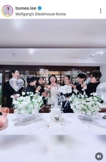 イ・ボミ、申ジエ、キム・ハヌルらが集まってメジャーチャンプの結婚を祝福！ 集まった7人の勝利数は合計でなんと「157」