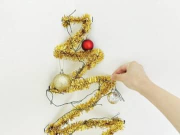 低予算＆省スペースで完成♡シンプルおしゃれなクリスマスツリーができちゃった！