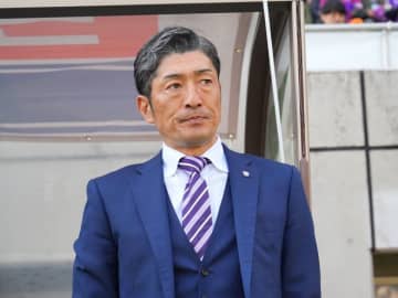 「青いリボン、フェニックスのように何度でも生まれ変わる」J２降格クラブに新指揮官が就任！ 地元出身、現役時代はJリーグ通算226試合に出場「内容と結果の両極を掴み取る」
