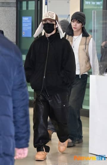 【PHOTO】SEVENTEEN、ワールドツアーの大阪公演を終えて帰国