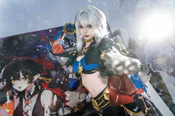 【コスプレ】腰が細すぎる！透き通るような白い柔肌と美脚を武器に『鳴潮』ガルブレーナが推して参る【写真9枚】