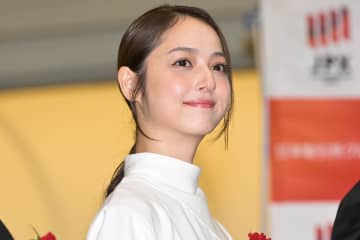 佐々木希「心地いいの！編み物は整うわけ！」　冬になると込み上がる〝編み物LOVE〟を熱弁