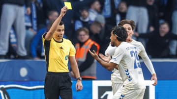 日本人の同僚選手、ゴール直後に高さ2.7メートルから落下！同僚「本当に恐かった」監督「狂気の沙汰」