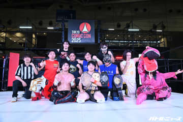 慶応・帝京・日大などの学生がジョニー・デップ来日のイベントでプロレスを行い大暴れ！東京大学王者が成城大学4年の先輩にトドメ！