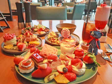 【中之島】コンラッド大阪の深紅のストロベリービュッフェが美しすぎた