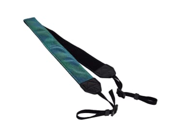 埼京線／横浜線を走るE233系電車のシート生地を使用したカメラストラップ