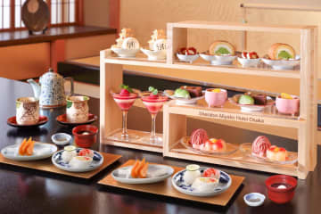 シェラトン都ホテル大阪の和アフタヌーンティー、“いちご×甘酒”のゼリーや味噌マカロンなど