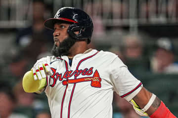 “大谷ライバル”の失われる居場所　1年前に3冠王争いも…296発男の険しい再契約の道