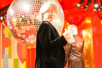 Mrs. GREEN APPLEの大規模展覧会が東京で、大森元貴の脳内へ没入！10年を辿る不思議空間