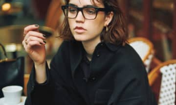 ニットよりも着回せる「むしろ重ねた方がすっきり見える」いちばん使えるトップス