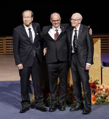 「私だけの物でない」と北川さん　化学賞への道、感謝交え振り返る