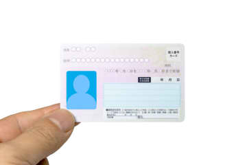 ひろゆき『現実社会は、頭の悪い人・努力をしない人が損をするルールになってます』”マイナンバーカード”持っていない人を一刀両断…ネットでも意見殺到「マイナーカードは任意ですよね？」「これは社会に出ると本当にそう」「いずれ義務化するだろうと読んで、ポイント目当てに早々と作った」