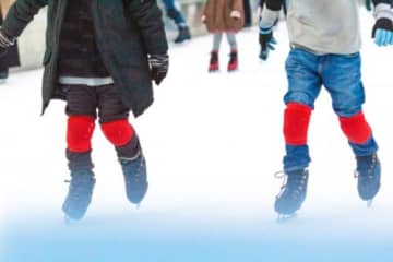 濡れずに滑れる！気軽にスケート気分を満喫しよう♪「ビバシティ パネルスケート」開催【12月20日〜1月4日/彦根市】