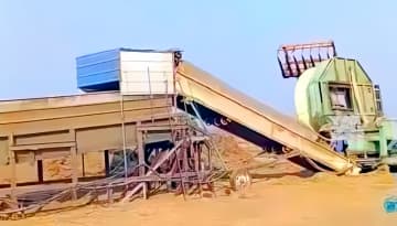 採草地で粉砕機に巻き込まれて死亡、足1本しか残らず―中国