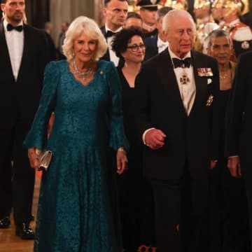 チャールズ国王とカミラ王妃、今年のクリスマスカードを公開