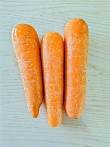 風邪予防、二日酔い予防に！切って和えるだけ「柿のキャロットラペ」