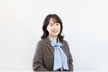 家族のピンチをバネに。行政書士開業を叶えた「5分だけでも毎日」朝勉強