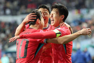 「日本やメキシコよりも強い」「誰が予想したか」韓国代表への高評価に韓メディアは意気揚々！大エースは“出場選手トップ100”ランキングでアジア最上位「三笘や久保との差は比較にならないほど大きい」【北中米W杯】