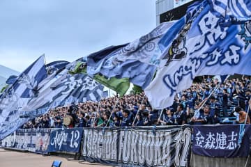 ｢このデザイン好きすぎる｣J1福岡の2026百年構想リーグ用“梅の花＆グラデーション”ユニフォームに反響！｢ボックスロゴじゃなくなっただけで大分印象変わる｣と歓迎