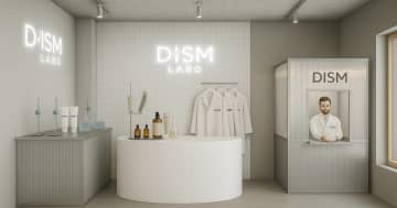 アンファーのメンズスキンケアブランド「DISM」が表参道で初ポップアップ、体験型施設を展開