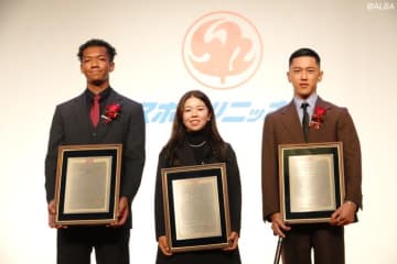 山下美夢有がスポニチフォーラムでグランプリ受賞　松山英樹らに続くゴルフ界3人目「日々、努力をし続けて」