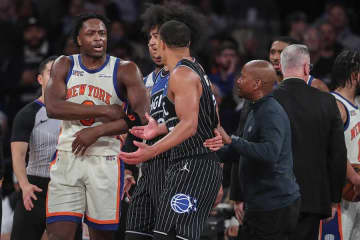 NBAで一触即発の珍事「必要なくね？」　倒れた相手にボール投げつけ困惑「さすがにキレる」
