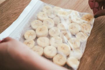 まとめ買いからの冷凍保存は必須！ 賢い「食べ物の保存方法」