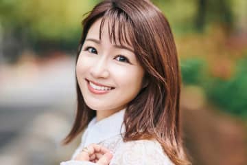 元『めざまし』お天気お姉さん、誕生日を報告　透け感レーストップスの長野美郷アナに「上品で綺麗」