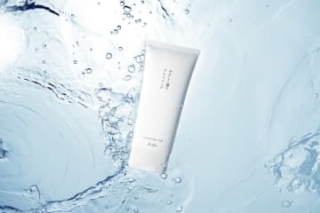 メイクがとろけて　毛穴すっきり、肌しっとり 「KuSu ポアクリア クレンジングジェル」12月9日新発売