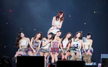 TWICE、K-POP女性グループ初！香港・カイタックスタジアム単独公演が大成功　9万人のONCEが熱狂