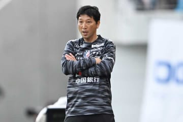 53歳指揮官が契約更新「待ってました！」　初のJ1で躍進…来季続投に歓喜「紛れもなく名将」