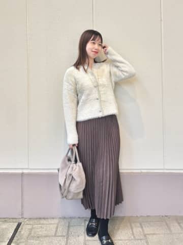 ニット×プリーツスカートが最強に可愛い♡キレイめに決まる!おしゃれな人の着こなしチェック