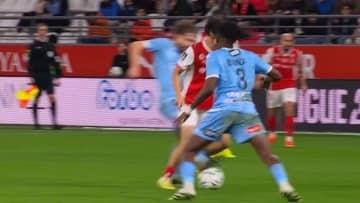 一体何が起きた？中村敬斗、混戦で転がりながらの“ラストパス”が脚光「もうアシストでいいだろ」「何度見てもわからない」