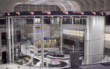 東証、午前終値5万0688円　米金融政策決定控え様子見