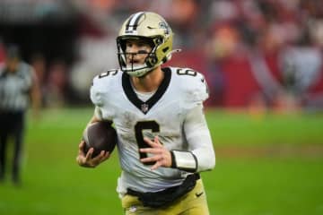 セインツQBショウがバッカニアーズ戦で才能を発揮、「自信がどんどん高まっている」