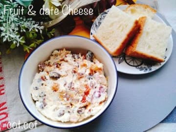 ヨーグルトで作る発酵なしのデザート。フルーツとデーツチーズ