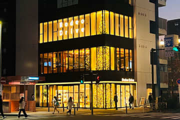 横浜・関内駅から徒歩1分に高さ約12メートルの巨大クリスマスディスプレー！