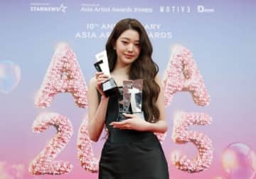 IVE・ウォニョン、授賞式「AAA」で“5年連続MC＆単独3冠”の偉業！受賞コメントも話題に