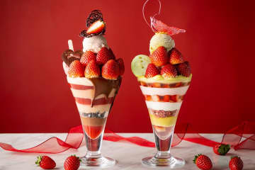 ”とろける苺チョコ＆芳醇ピスタチオ苺”の冬パフェ、ストリングスホテル東京インターコンチネンタルで