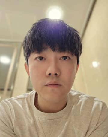 YGエンタ所属グループ出身でタトゥー除去中の“串焼き店主”、客から泥棒と疑われ激怒…苦々しい気持ちを吐露